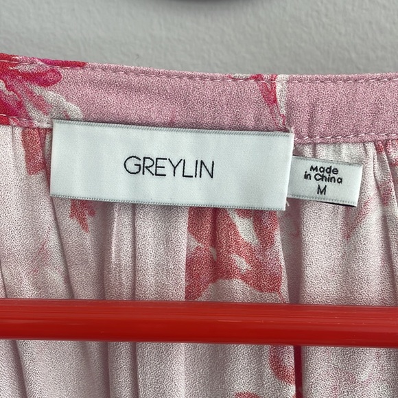 Long sleeve pink blouse size medium - Picture 3 of 3